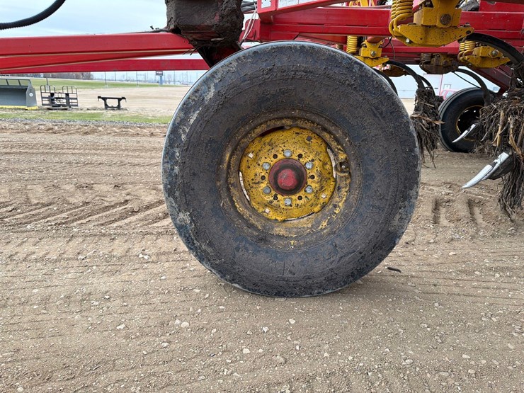 2014-bourgault-9400-image-18