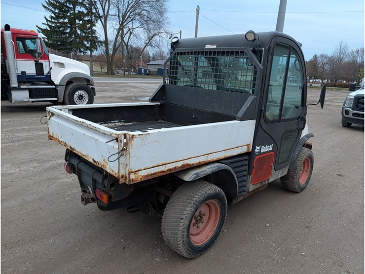 2009-bobcat-5600-toolcat-image-9