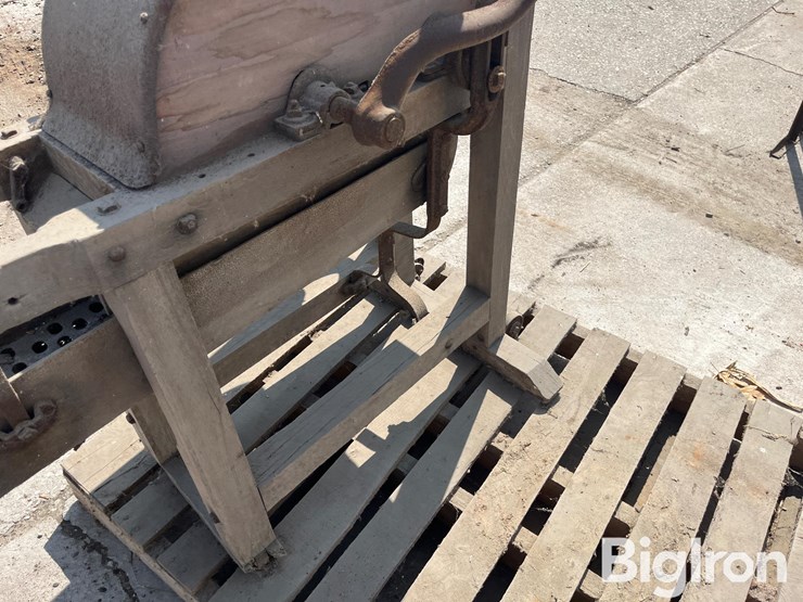 bush’s-no.7-corn-sheller-image-16