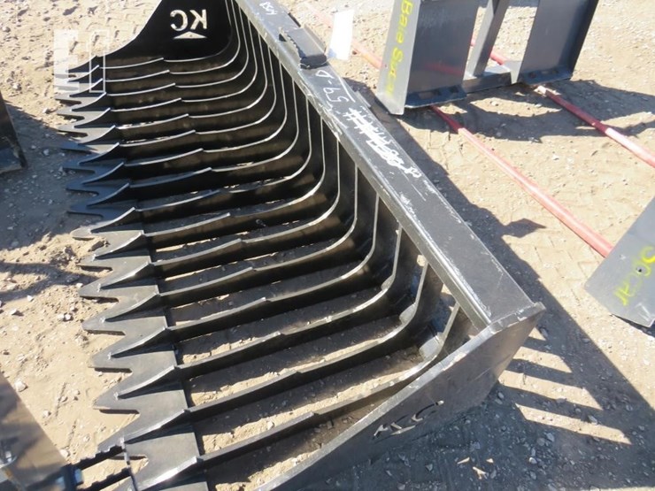 skid-loader-rock-bucket-image-3