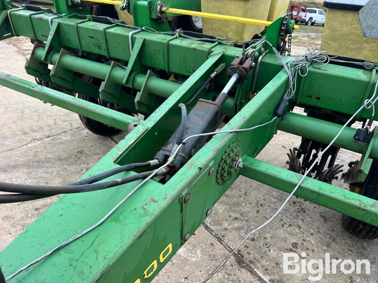 john-deere-7000-image-14