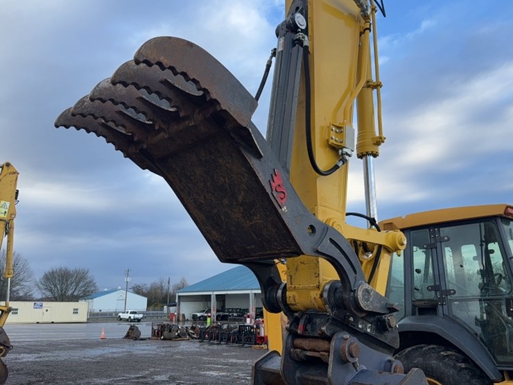 2023-komatsu-pc210-image-5