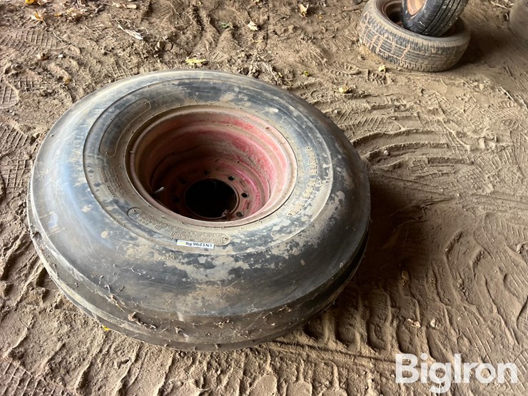 implement-10.00-16sl-tire-&-rim-image-6