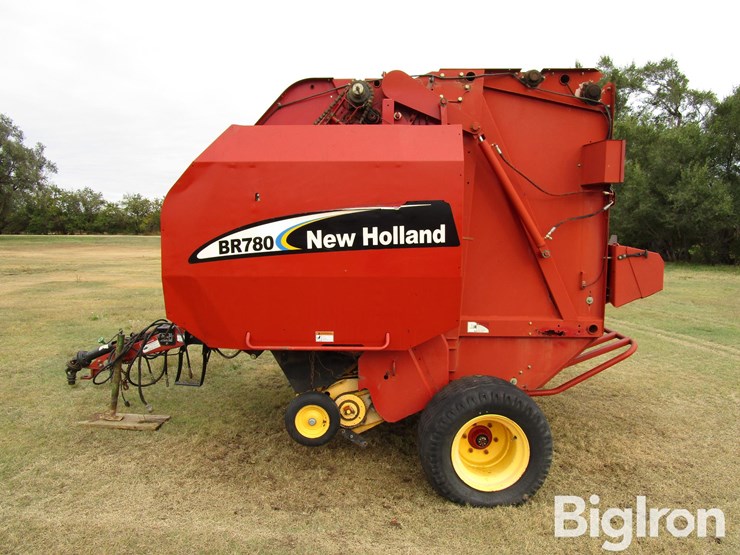 2003-new-holland-br780-image-8