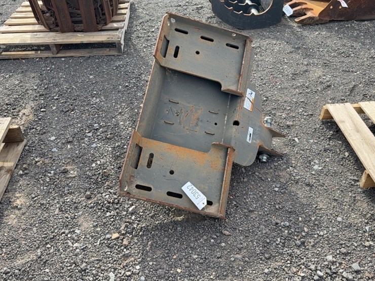 #2010-•-bobcat-mini-skid-steer-auger-mount-image-3