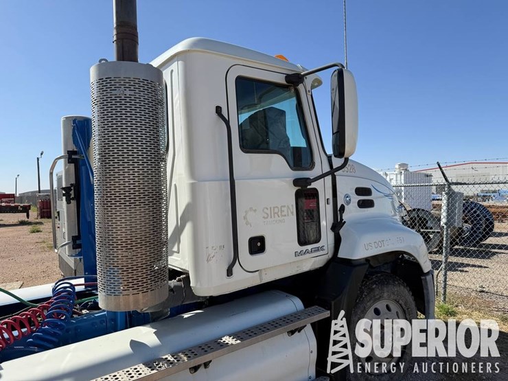 (x)-(3-1)-2017-mack-cxu633t-t/a-truck-tractor-w/-...-image-4