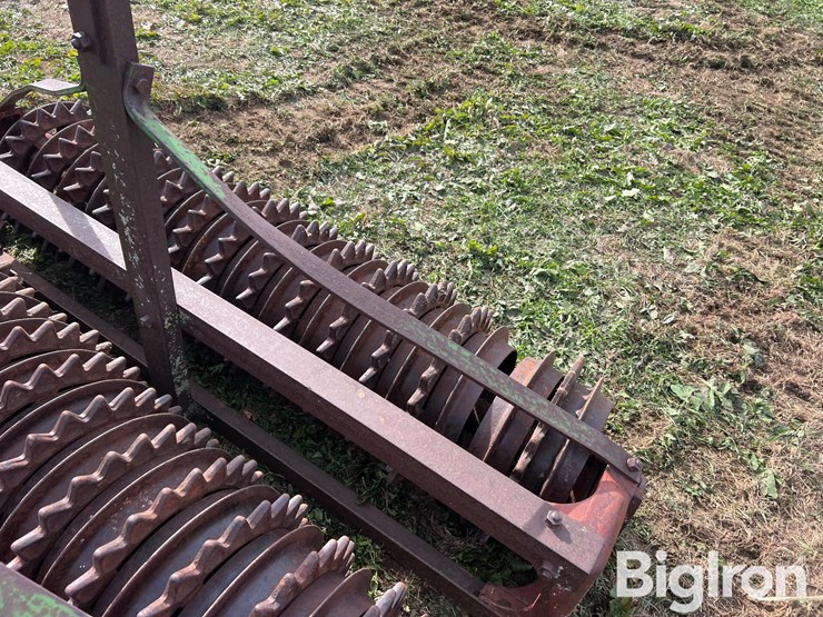 brillion-cultipacker-10'-main-frame-&-5'-wings-image-11