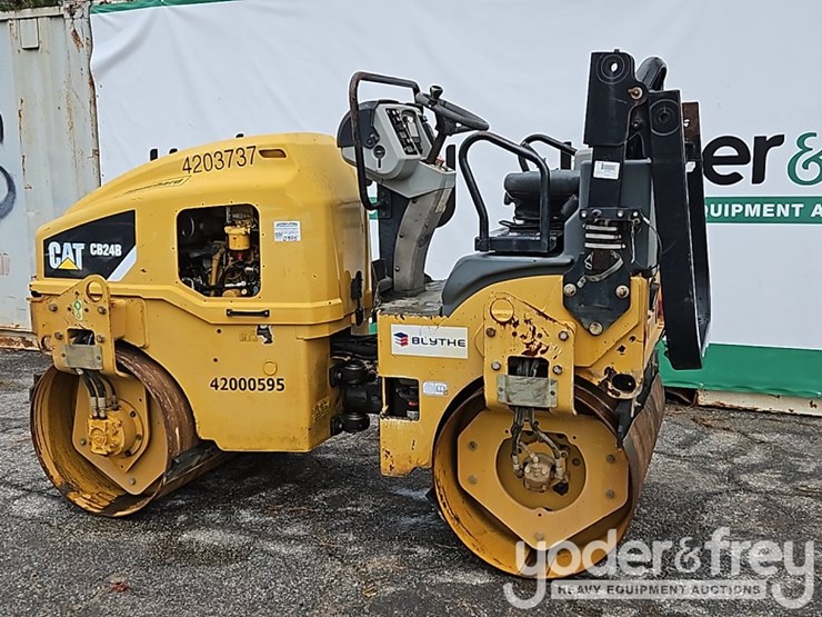 2015-caterpillar-cb24b-image-3