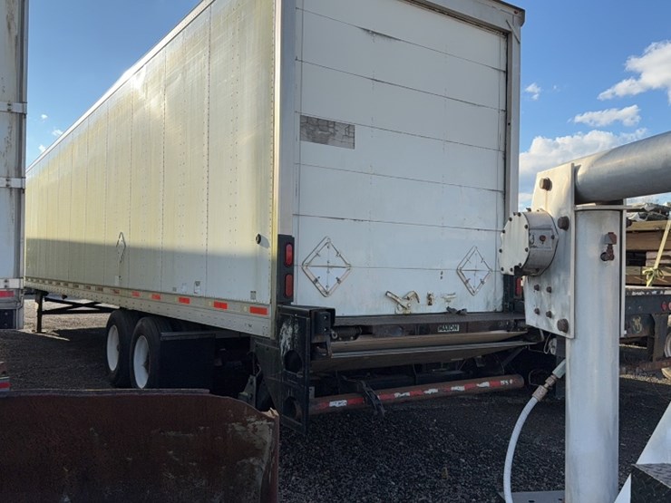 2009-utility-53'-image-7