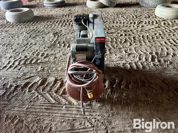 magna-force-air-compressor-image-2