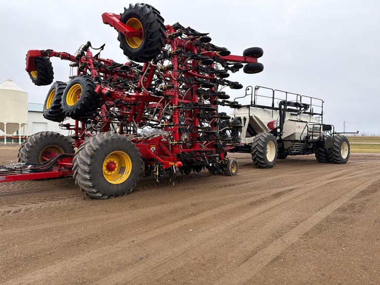 2016-bourgault-3320-66-image-1