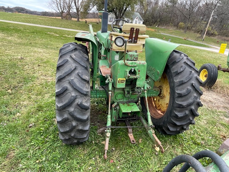 john-deere-4010-image-6
