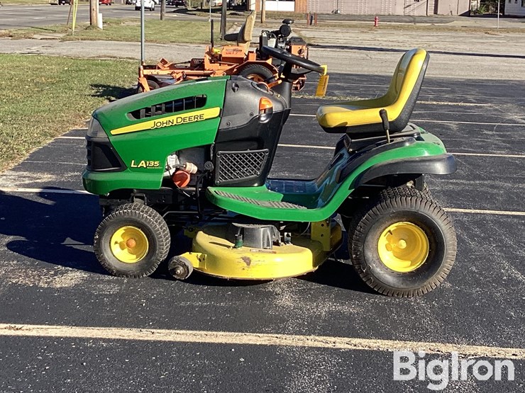 2010-john-deere-la135-image-8