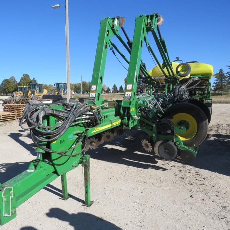2012 JOHN DEERE 1770NT