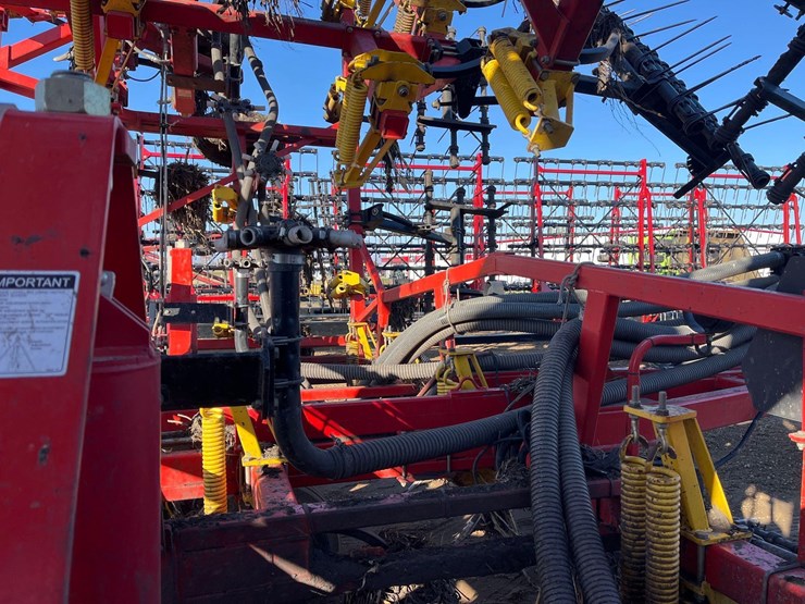 2014-bourgault-9400-image-20