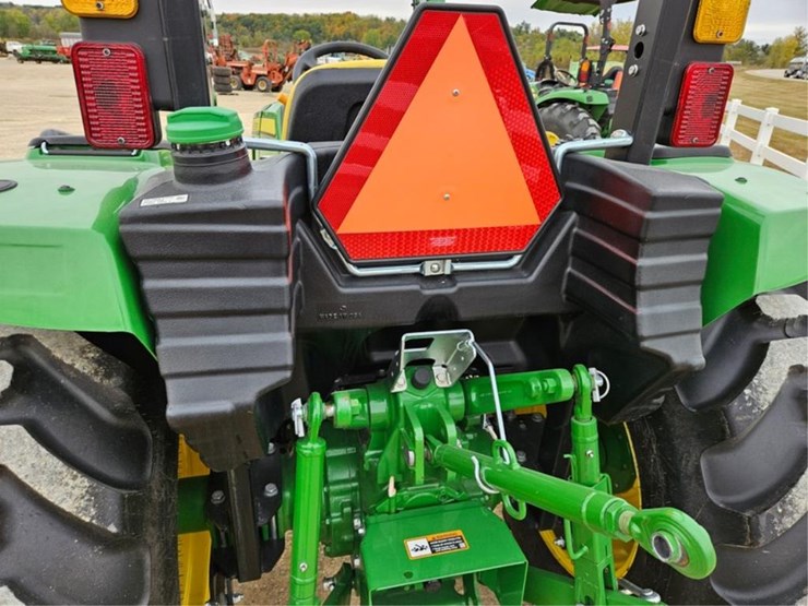 #3081-•-john-deere-4052-4x4-tractor/-400e-loader-image-20