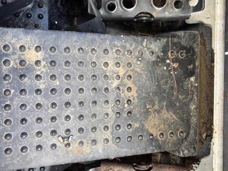 2016-bobcat-s510-image-32