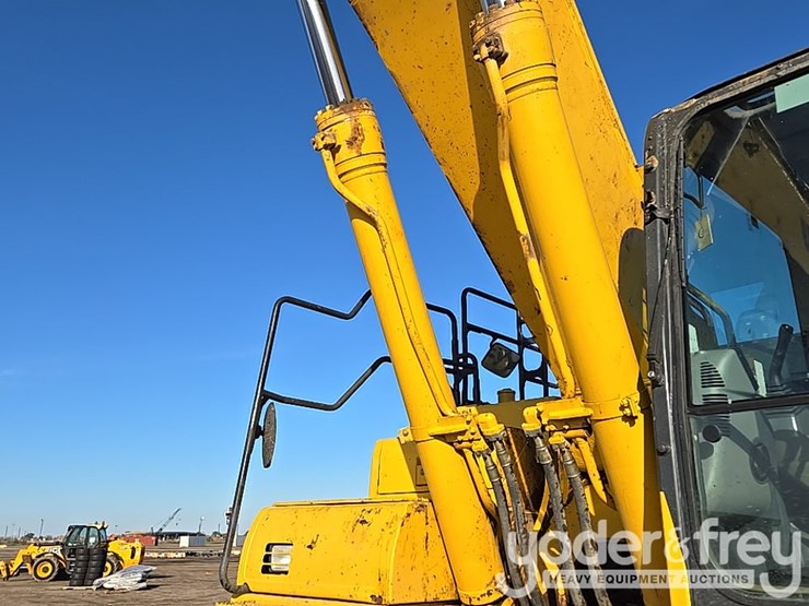 2022-komatsu-pc490-lc-11-image-43