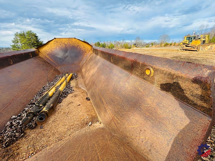 caterpillar-725c-image-28