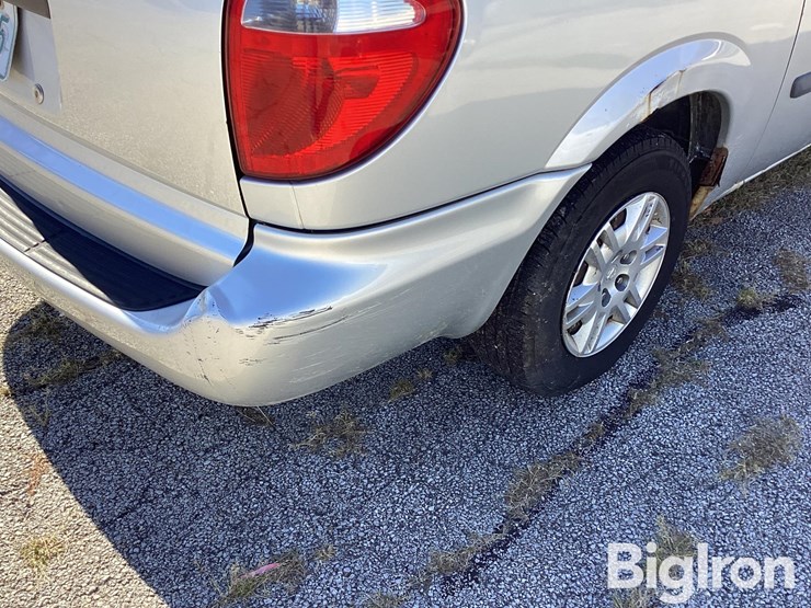 2005-dodge-grand-caravan-sport-image-13