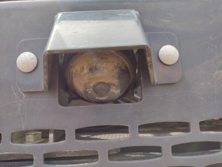 23-deere-331g-image-35