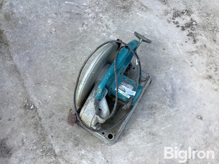 makita-2414nb-chop-saw-image-4