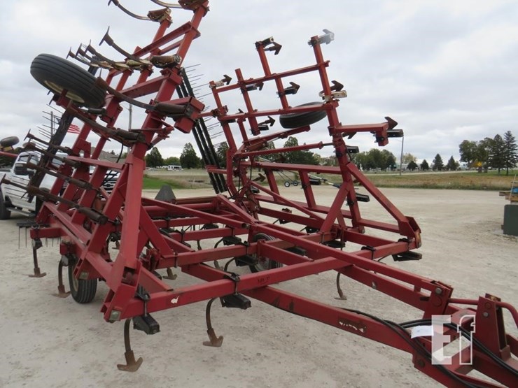 case-ih-4800-image-1