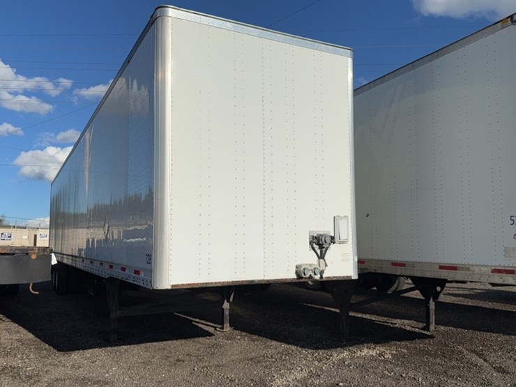 2009-utility-53'-image-2