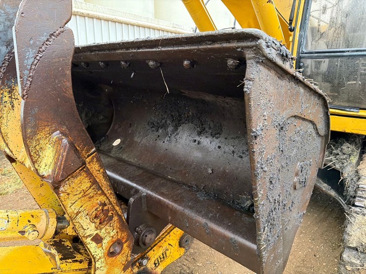 deere-160-lc-image-38