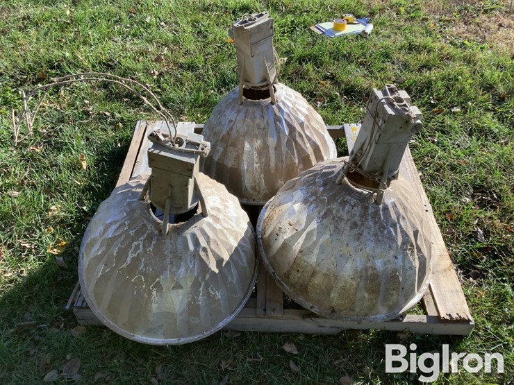 gymnasium-/-barn-lights-image-3