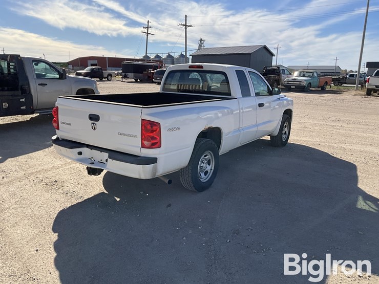 2010-dodge-dakota-image-5