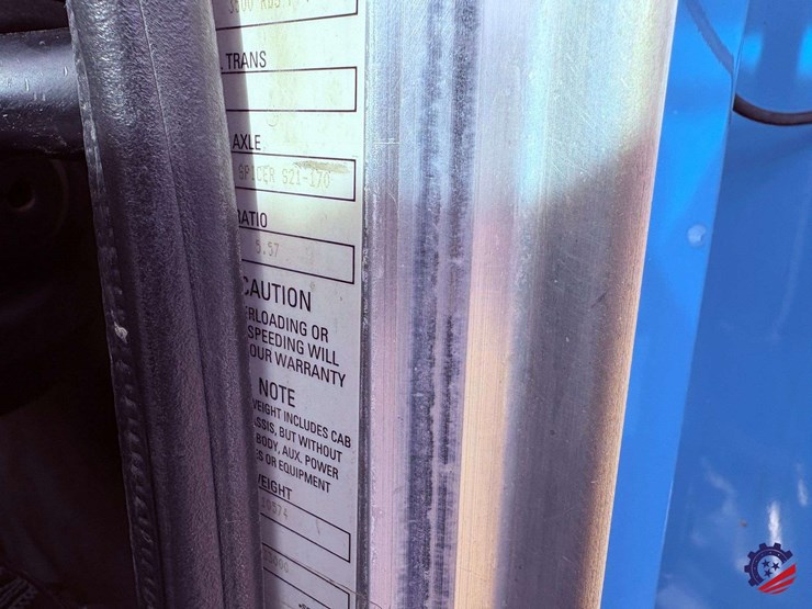 2012-peterbilt-337-image-76