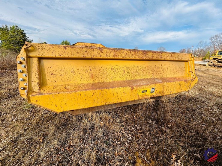 caterpillar-745-image-4