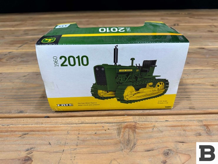 ertl-die-cast-replica-1960-john-deere-2010-crawler-1:16-scale-image-4