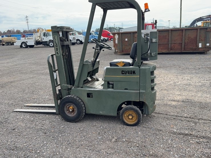 #2073-•-clark-c20p-forklift-image-8