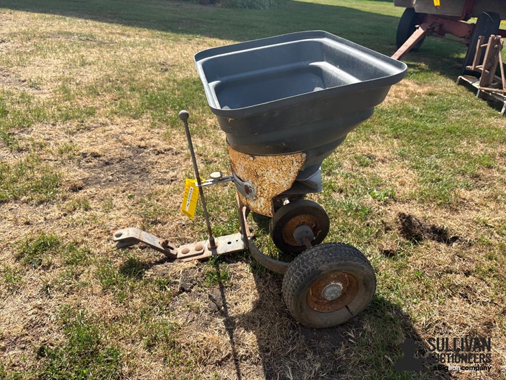 pull-type-yard-spreader-image-8