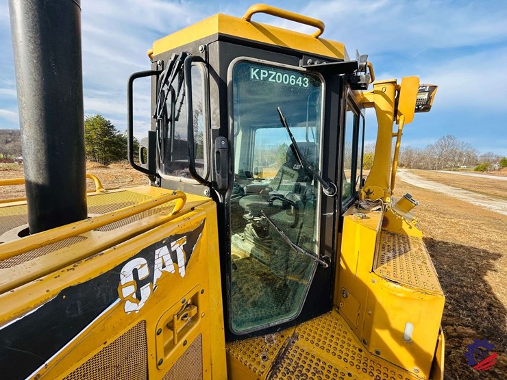 2005-caterpillar-d8t-image-71