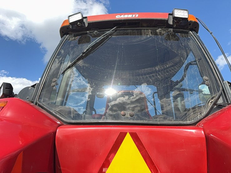 case-ih-magnum-335-image-69