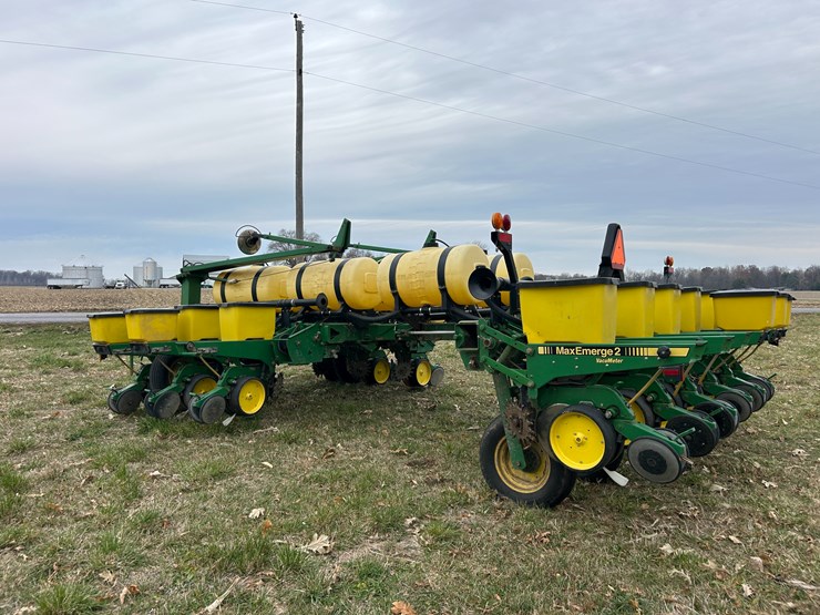 john-deere-7200-image-3