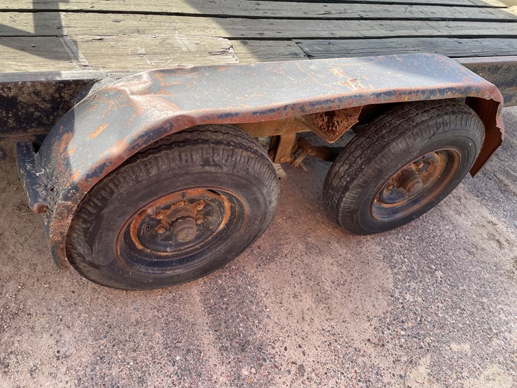 #1468-•-tandem-flatbed-trailer-(no-title)-image-11
