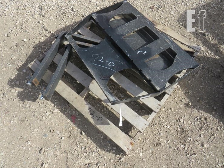 mini-skid-steer-pallet-fork-image-1