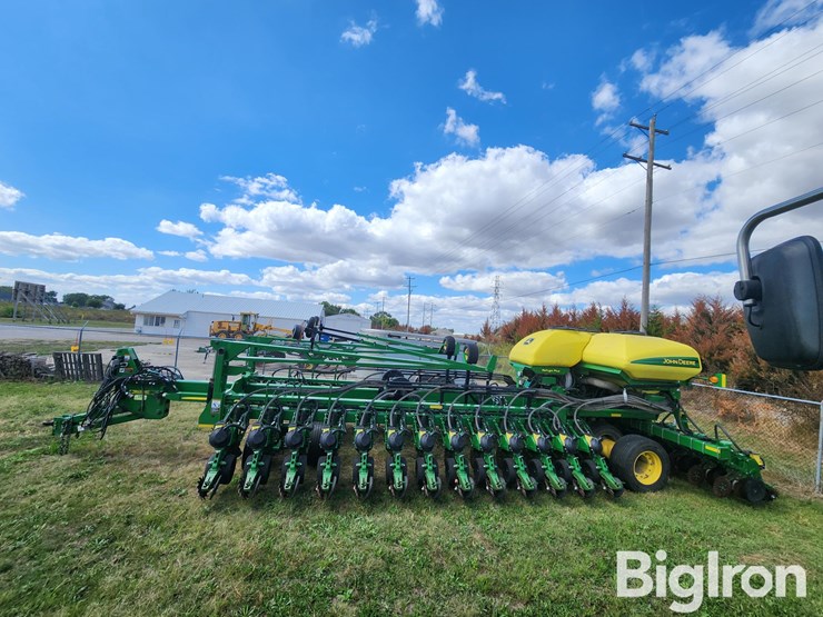 2013-john-deere-db60-image-8