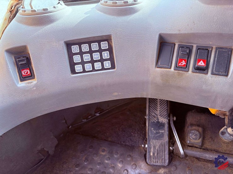 2004-volvo-l60e-image-78