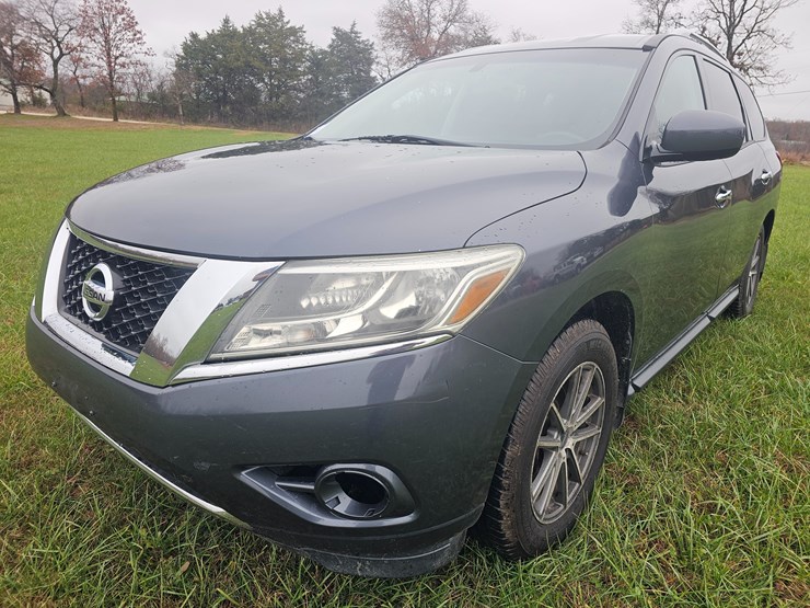 2013-nissan-pathfinder-image-1