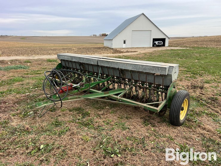 john-deere-b-image-1