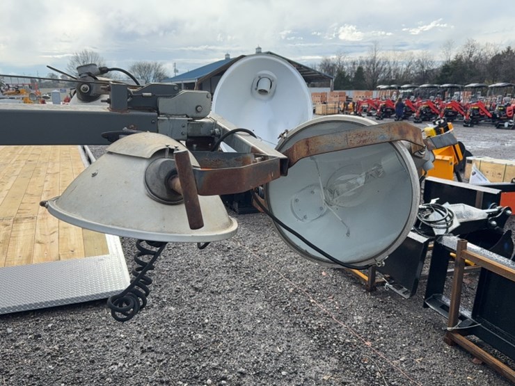 #2078-•-wacker-neuson-towable-light-tower-image-7