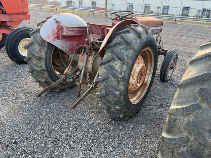 massey-ferguson-135-image-10