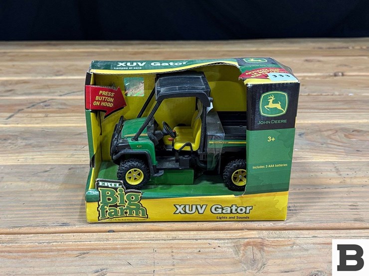 ertl-replica-xuv-gator-w/lights-and-sounds-image-1