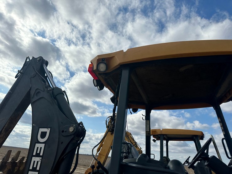 deere-310sj-image-50