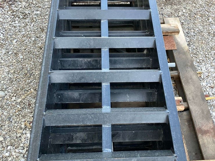 black-heavy-duty-ramps-5'x24"---qty.-4-image-1